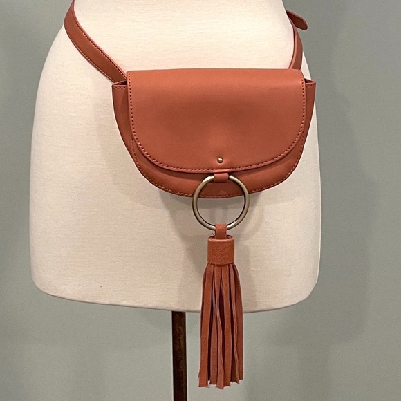 American Eagle Outfitters Handbags - American Eagle Belt Bag